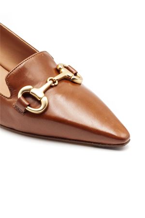 Décolleté in pelle liscia color cuoio MARA BINI | V431CORTECCIA